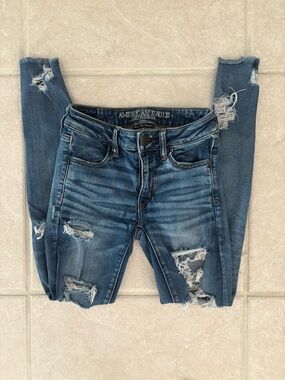 American Eagle Outfitters Women's Ripped Denim Blue Jeans - Size 2